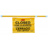 Cartel de seguridad colgante multilingüe - Closed for Cleaning | Cerrado por limpieza